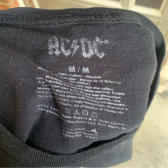 AC/DC Back in Black Vintage T-shirt - Picture 3 of 4